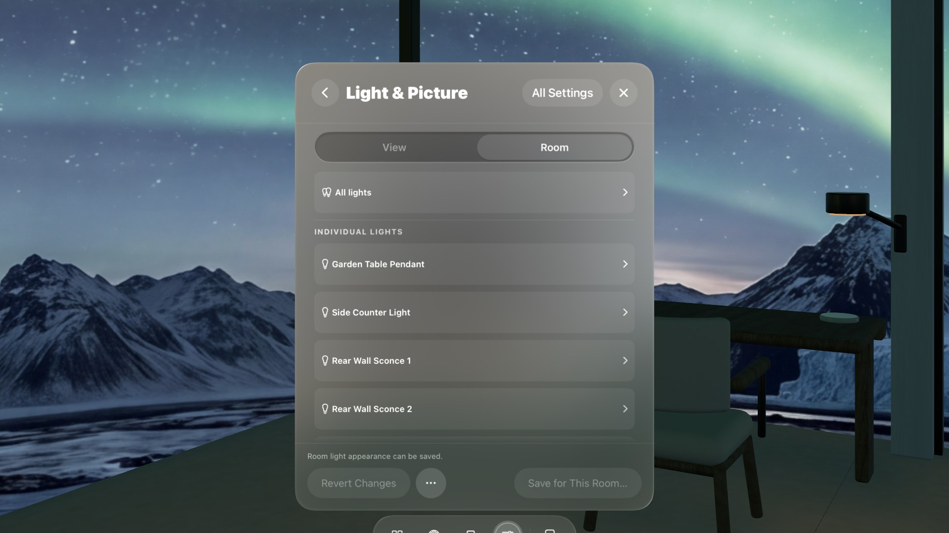 Bedienelemente für Raumbeleuchtung unter „Licht & Bild“ im Wintergarten unter einem von Polarlichtern erfüllten Nachthimmel